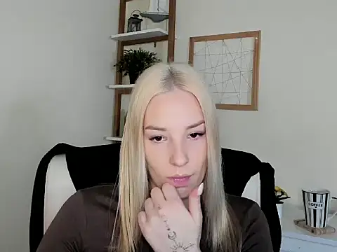 Snapshot of VelvetAngela chatting on February 6, 2026, 7:02 am VelvetAngela online show from February 6, 2026, 7:02 am