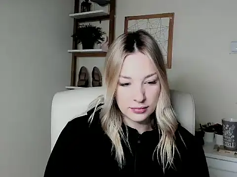 Snapshot of VelvetAngela chatting on February 17, 2026, 6:32 am VelvetAngela online show from February 17, 2026, 6:32 am