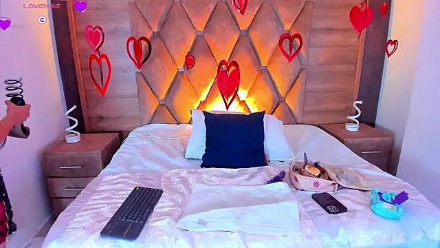 valeriekhaleesi online show from February 14, 2026, 8:38 pm