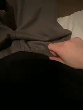 Snapshot of zo-19cm chatting on February 1, 2026, 10:30 pm zo-19cm online show from February 1, 2026, 10:30 pm