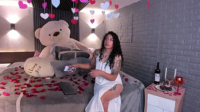 Snapshot of Magic_ivone chatting on February 14, 2026, 12:13 pm Magic ivone online show from February 14, 2026, 12:13 pm