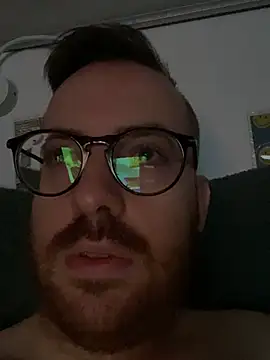 Snapshot of io1Elian chatting on July 4, 2026, 11:22 pm io1Elian online show from July 4, 2026, 11:22 pm