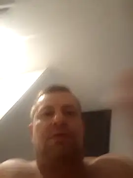 Snapshot of Julienmiranda chatting on February 8, 2026, 5:11 am Julienmiranda online show from February 8, 2026, 5:11 am