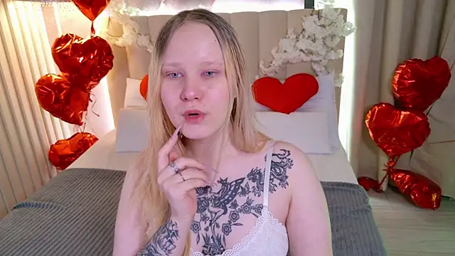 Snapshot of AnnieVibe chatting on February 10, 2026, 5:39 pm AnnieVibe online show from February 10, 2026, 5:39 pm