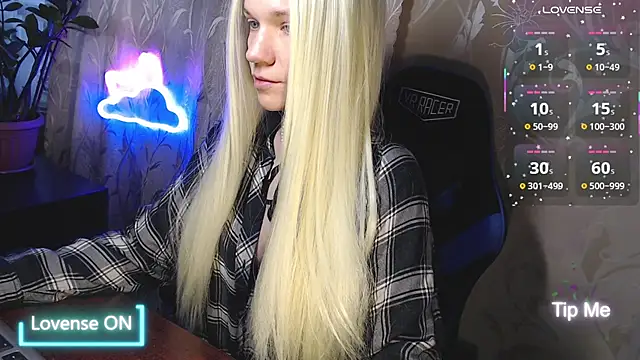 Shiny Victoria online show from March 18, 2026, 10:18 am