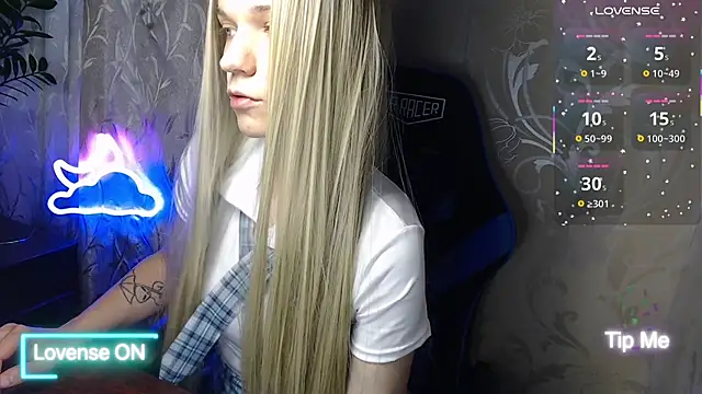 Snapshot of Shiny_Victoria chatting on June 20, 2026, 7:22 am Shiny Victoria online show from June 20, 2026, 7:22 am
