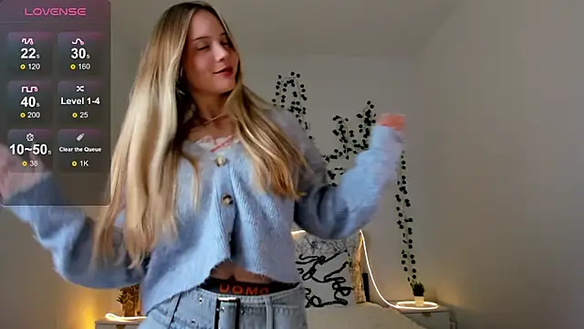 Snapshot of EllyMartinez chatting on February 24, 2026, 4:38 pm EllyMartinez online show from February 24, 2026, 4:38 pm