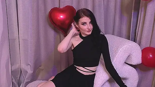 NicoleLuxe online show from February 17, 2026, 4:46 pm