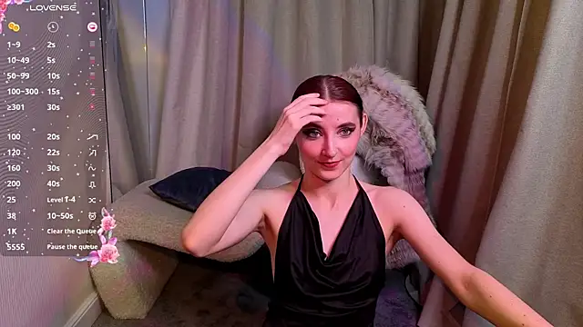 NicoleLuxe online show from April 2, 2026, 8:06 pm