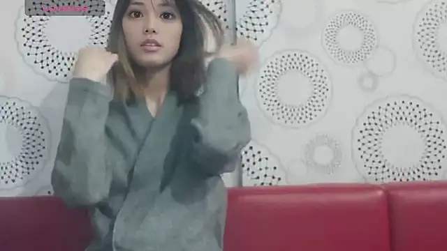 Snapshot of erinaka123 chatting on April 4, 2026, 2:25 pm erinaka123 online show from April 4, 2026, 2:25 pm