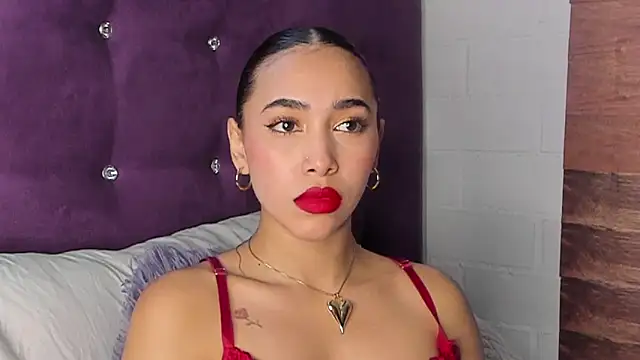 LiaHansson00 online show from June 9, 2026, 7:03 pm