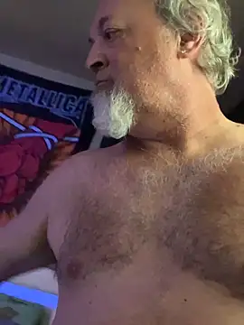 Snapshot of Skippy2420 chatting on February 1, 2026, 9:13 pm Skippy2420 online show from February 1, 2026, 9:13 pm