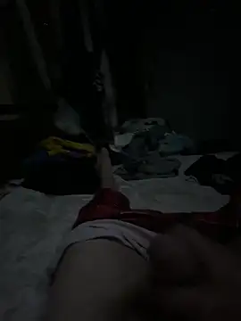 Snapshot of Skippy2420 chatting on April 12, 2026, 3:33 am Skippy2420 online show from April 12, 2026, 3:33 am