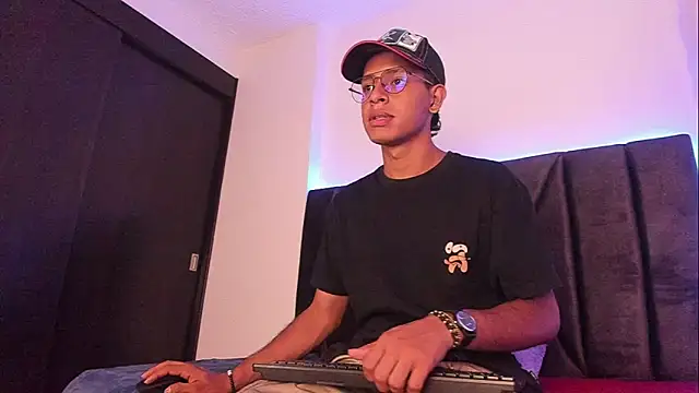 Snapshot of StellayDrake chatting on February 7, 2026, 3:21 am StellayDrake online show from February 7, 2026, 3:21 am