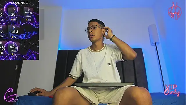 Snapshot of StellayDrake chatting on February 19, 2026, 1:51 pm StellayDrake online show from February 19, 2026, 1:51 pm