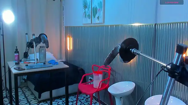 nazly bigass online show from March 17, 2026, 7:17 pm