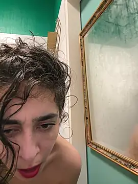 notyourtypicalAnna online show from February 4, 2026, 5:02 am