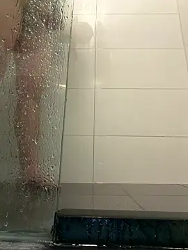 notyourtypicalAnna online show from April 30, 2026, 11:05 am