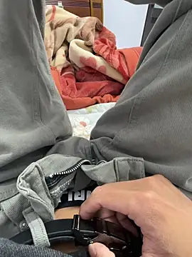 Snapshot of gold221298 chatting on February 17, 2026, 12:23 pm gold221298 online show from February 17, 2026, 12:23 pm