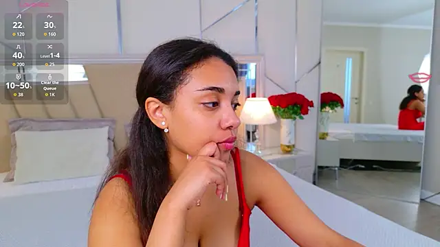 Luna Cortier online show from June 19, 2026, 5:23 am