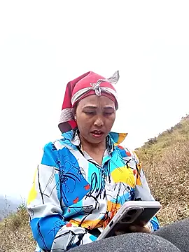 lena-cute online show from February 9, 2026, 6:06 am