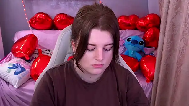 KristiFoxy online show from February 9, 2026, 6:17 am