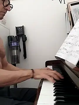 PadroneDolceIta online show from April 3, 2026, 9:29 am