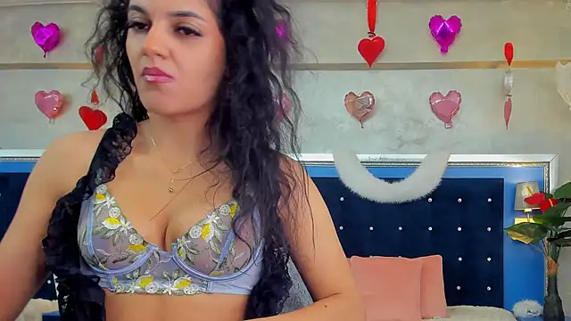 Snapshot of YasmineDelight chatting on March 3, 2026, 7:47 am YasmineDelight online show from March 3, 2026, 7:47 am