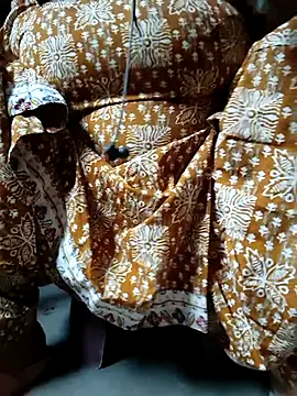 06Rozi online show from April 15, 2026, 8:10 am