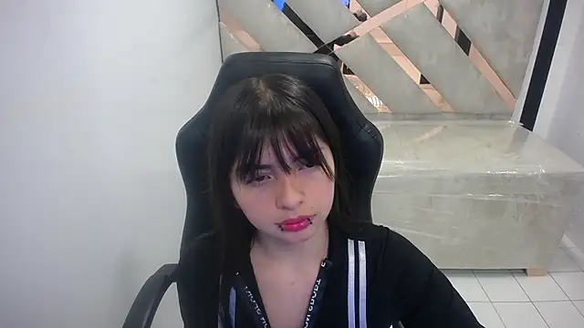 Snapshot of elizabeth_t_ chatting on February 24, 2026, 7:56 pm elizabeth t online show from February 24, 2026, 7:56 pm