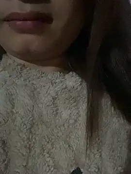 Snapshot of yuii-717 chatting on February 3, 2026, 2:44 pm yuii-717 online show from February 3, 2026, 2:44 pm