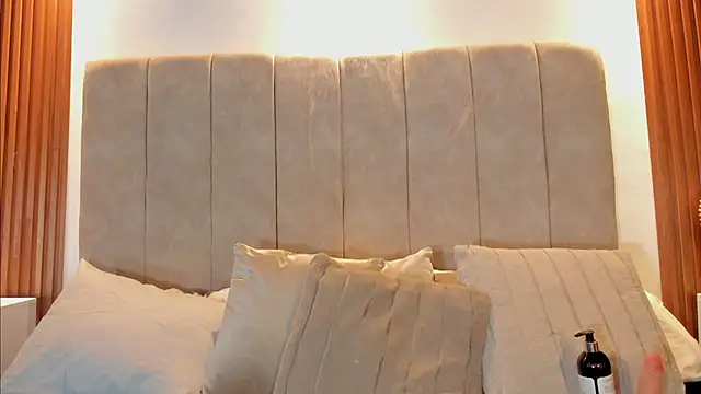  Laura saenz1 online show from March 28, 2026, 1:00 pm