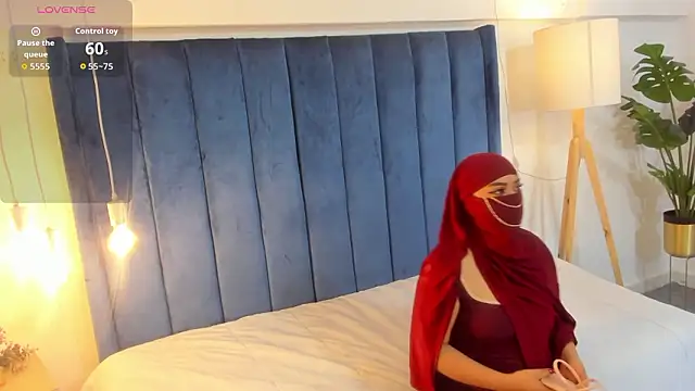 fatimarab   online show from March 14, 2026, 3:23 am