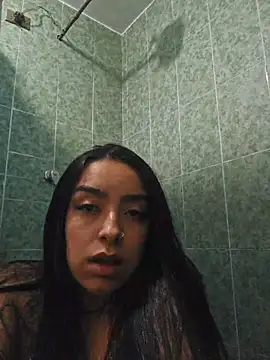 Snapshot of nina_glow chatting on March 1, 2026, 3:41 am nina glow online show from March 1, 2026, 3:41 am