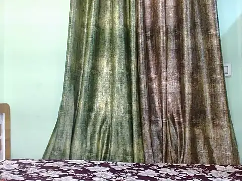 LIZNA 0 online show from April 3, 2026, 2:53 am