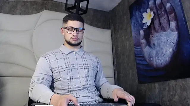 valenssio moretti online show from April 9, 2026, 3:39 am