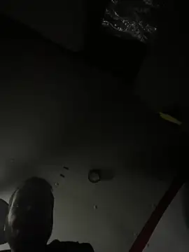 Snapshot of Kylxxx8 chatting on February 11, 2026, 4:17 am Kylxxx8 online show from February 11, 2026, 4:17 am