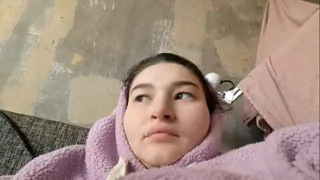 Snapshot of JessieLegend chatting on February 6, 2026, 7:45 am JessieLegend online show from February 6, 2026, 7:45 am