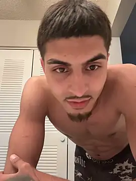 Snapshot of UncensoredAladdin chatting on April 16, 2026, 9:21 am UncensoredAladdin online show from April 16, 2026, 9:21 am