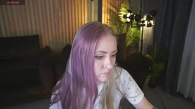 DramaQuenns online show from April 14, 2026, 5:46 am