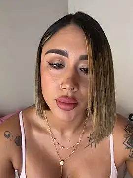 IsisRivera online show from April 20, 2026, 2:31 pm