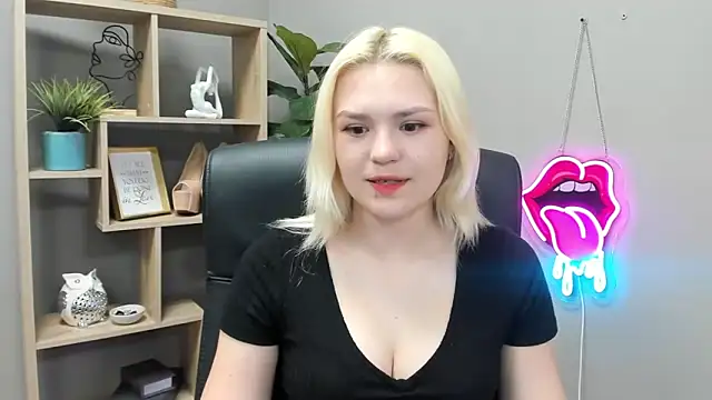 SweetLilyxo online show from May 21, 2026, 6:31 am