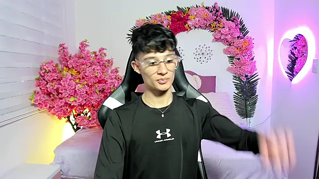 Patrick Howland  online show from April 6, 2026, 10:00 pm