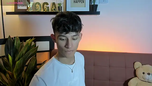 Patrick Howland  online show from April 16, 2026, 9:04 pm