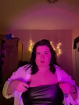 AngelKiras online show from February 10, 2026, 6:56 pm