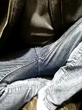 Snapshot of Aww21 chatting on March 29, 2026, 6:30 pm Aww21 online show from March 29, 2026, 6:30 pm