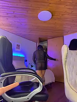 Annie Alicee online show from March 9, 2026, 3:38 pm