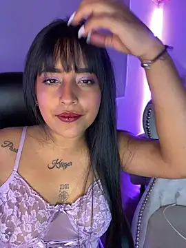 Annie Alicee online show from April 16, 2026, 2:40 pm