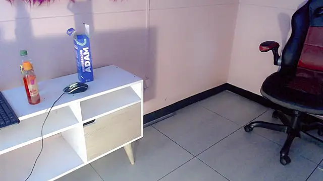 Andrea Pop  online show from February 16, 2026, 7:21 pm