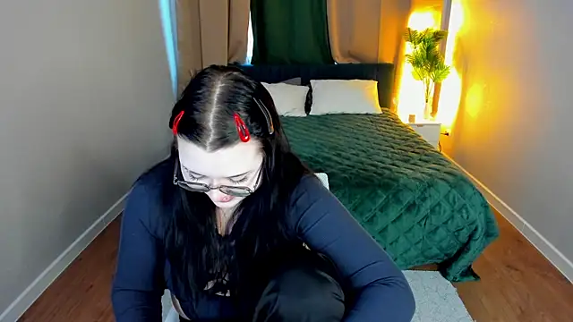 Kira G0ld online show from March 17, 2026, 1:10 am